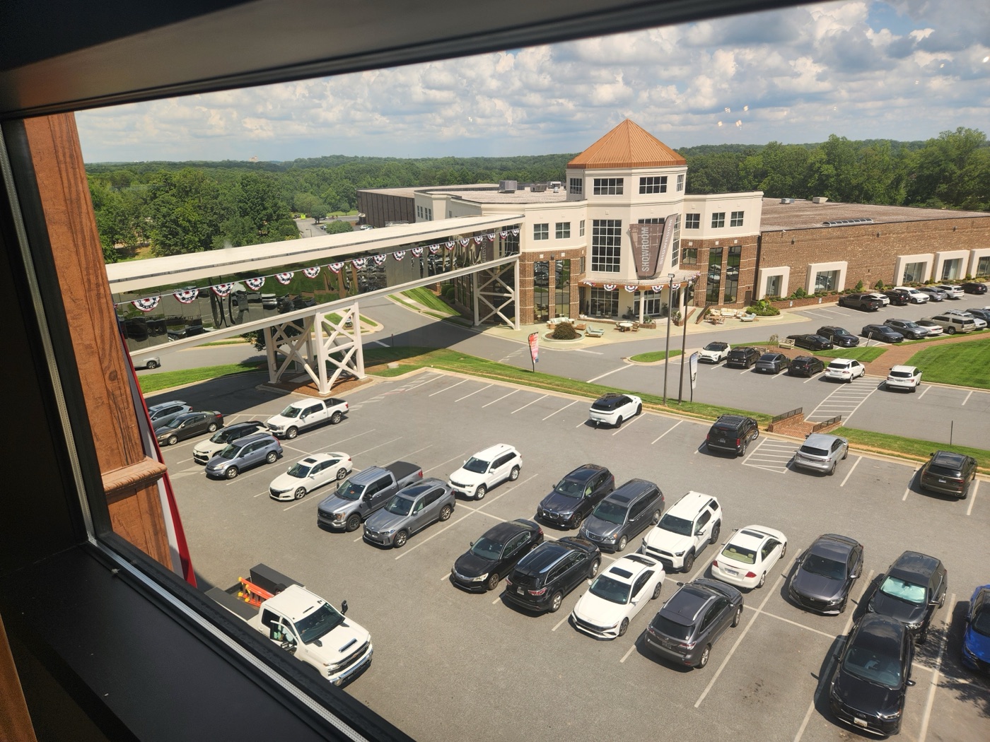 The outdoor walkway and gallery connecting the buildings at Furnitureland South