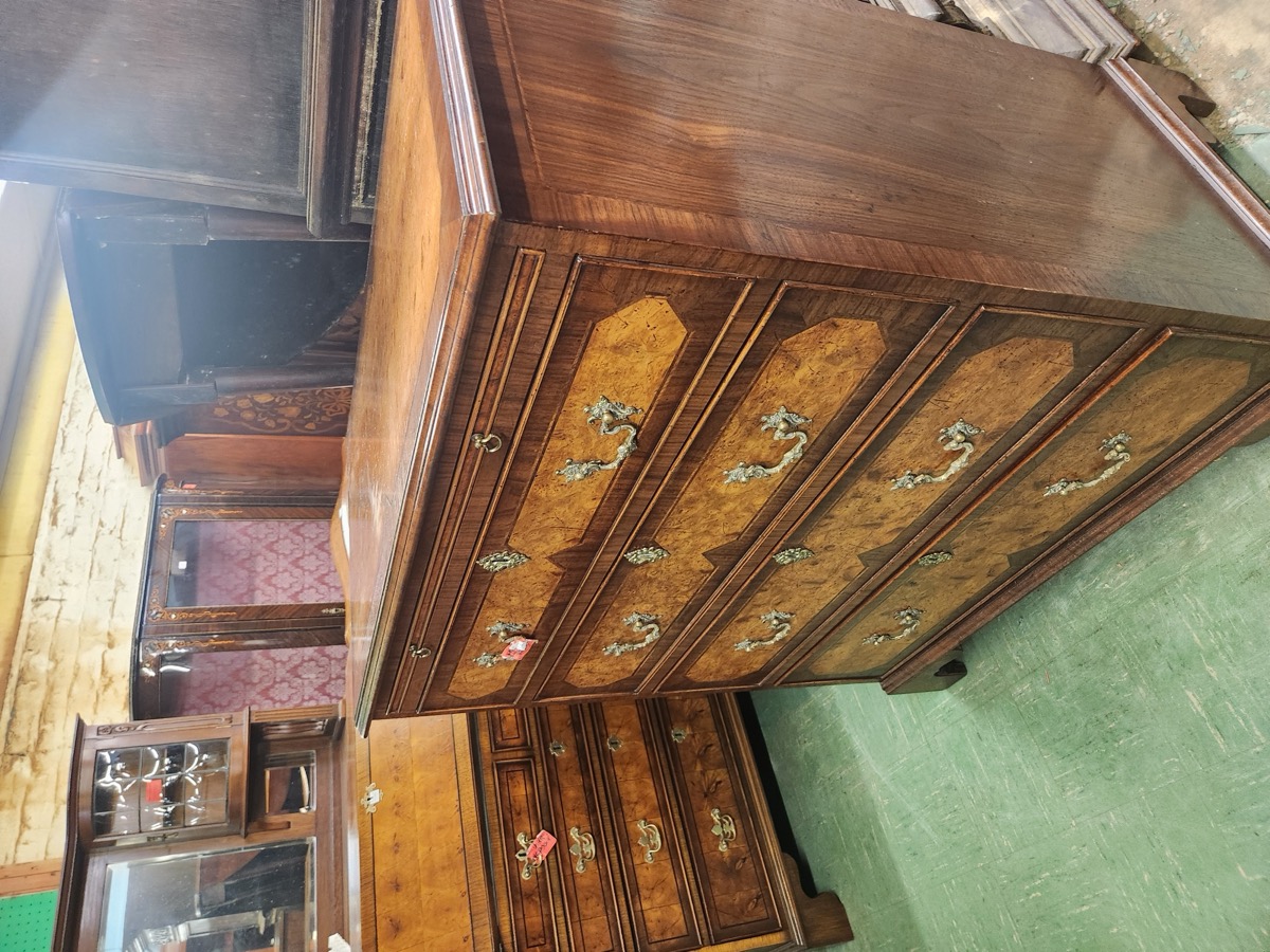 English and Continental antique furniture at Jere's Antiques in Savannah, Georgia
